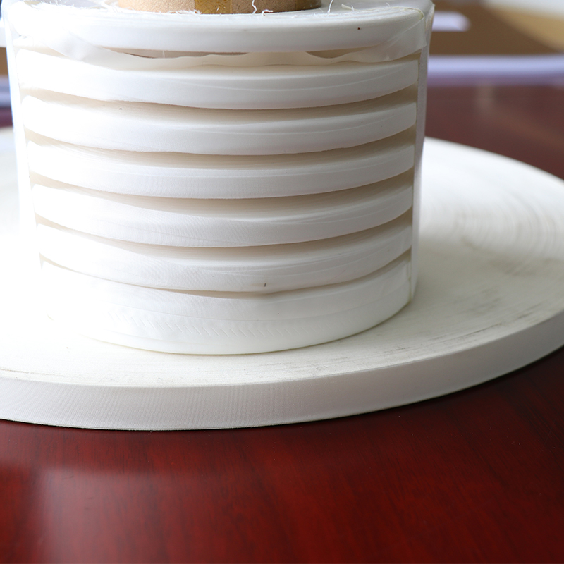 全自動網(wǎng)紗布分條機(jī)HD-1124