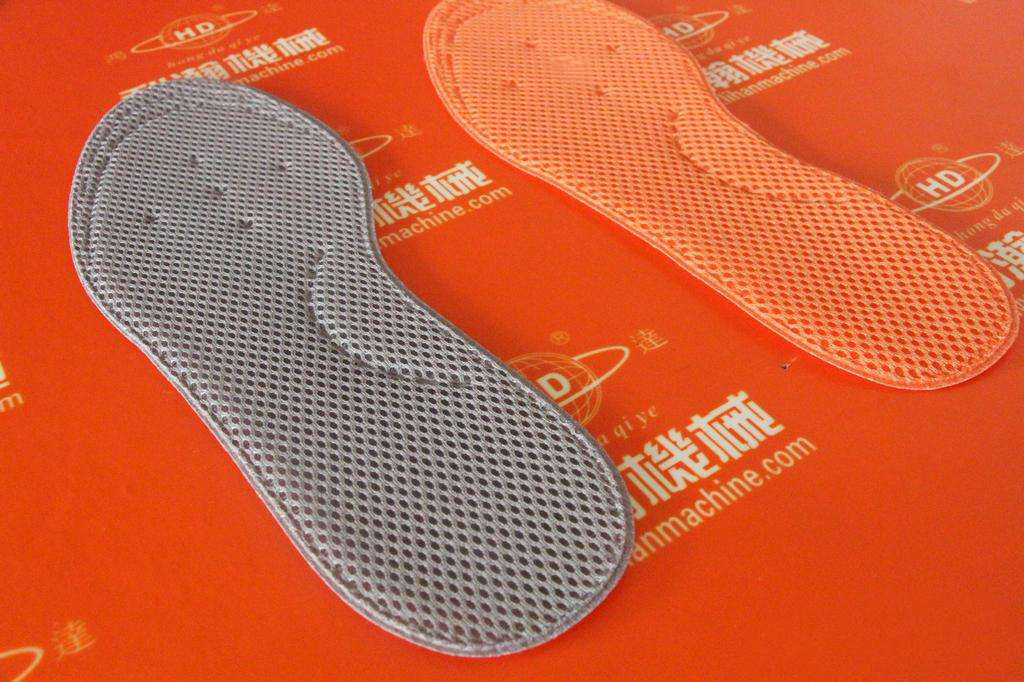 超聲波鞋墊成型機(jī) HD-1811 超聲波鞋墊成型機(jī) HD-1811