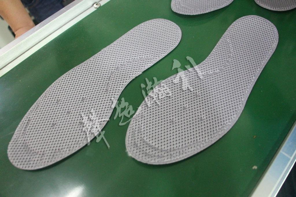 超聲波鞋墊成型機(jī) HD-1811 超聲波鞋墊成型機(jī) HD-1811