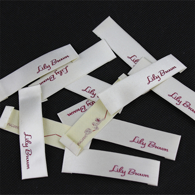 全自動(dòng)商標(biāo)剪折機(jī)HD-1407