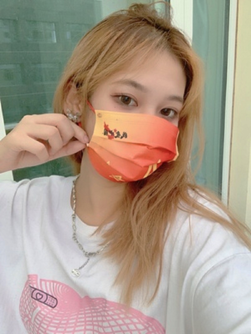 高速全電定位平面口罩機(jī)HD-11103 高速全電定位平面口罩機(jī)HD-11103