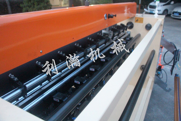 <a href='http://www.www.symn.com.cn/xingyezixun/1133.html' target='1' style='font-size:14px; font-weight:bold; color:#ff0000;'>超聲波剪切機</a>